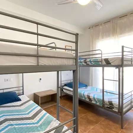 Apartment Lovely 2-bed Just 200 M From The Beach *