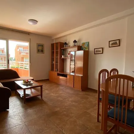 Apartment Lovely 2-bed Just 200 M From The Beach