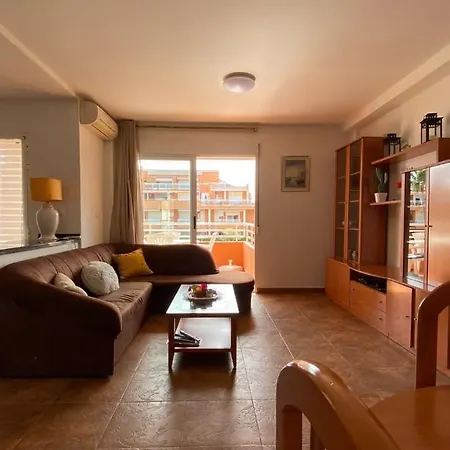Lovely 2-bed Just 200 M From The Beach